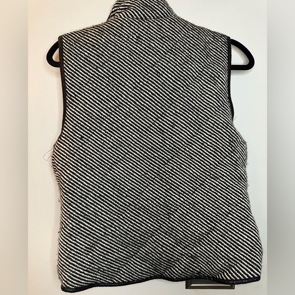 Peach Love California Black and White Vest - Picture 5 of 7